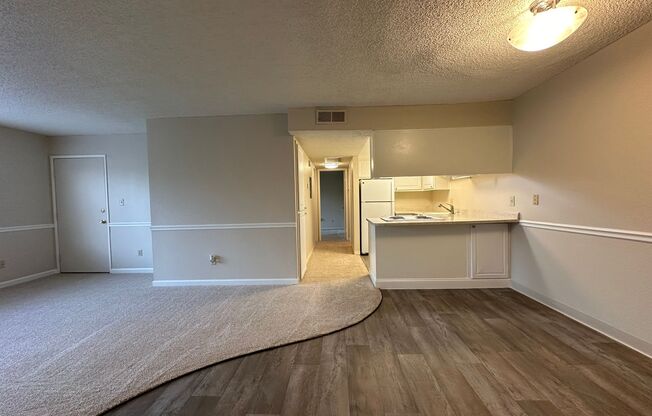 2 beds, 1 bath, $1,675, Unit 490108