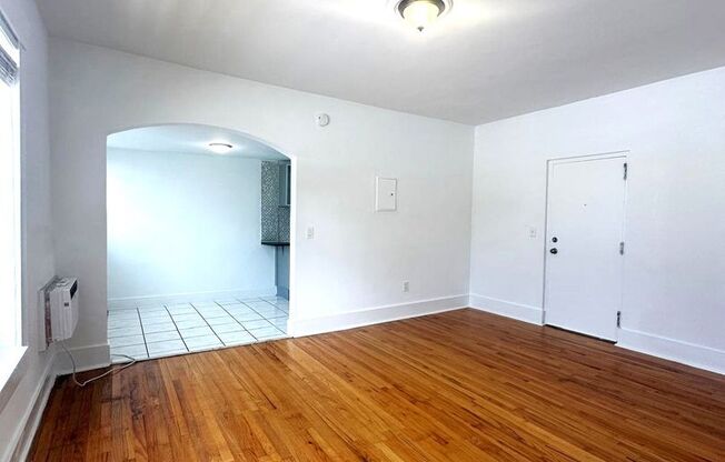 Studio, 1 bath, $1,700, Unit 1319-305