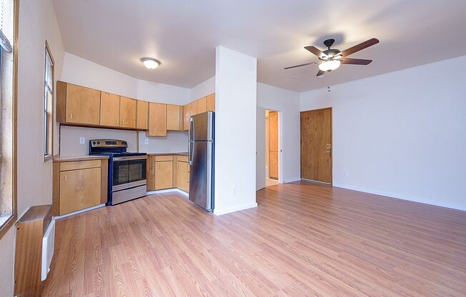 Studio, 1 bath, 400 sqft, $1,150, Unit C12