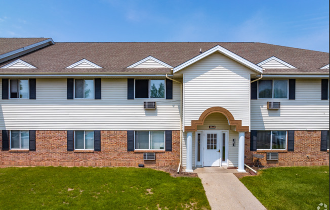 1/2 OFF FIRST MONTHS RENT SPECIAL!