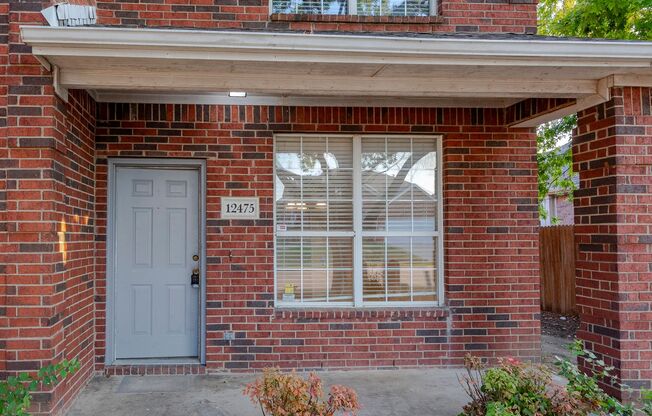 Elegant home with wooden floors, Ceramic tiles. Solar Panels will reduce your monthly electricity bill to extremely lower value