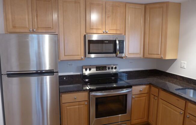 2 beds, 1 bath, 900 sqft, $1,795, Unit 1B