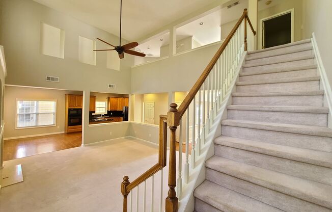 5 beds, 3 baths, $2,695