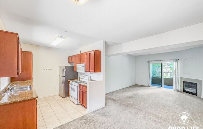 Cozy 2BD/2BA Condo in Grantville with Fireplace, Balcony & W/D