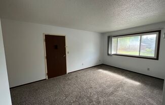 1 bed, 1 bath, 555 sqft, $595, Unit 02