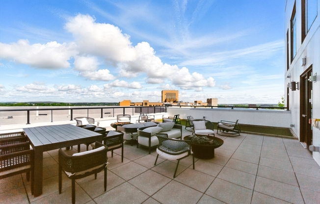 2 beds, 2 baths, 946 sqft, $4,500, Unit 524