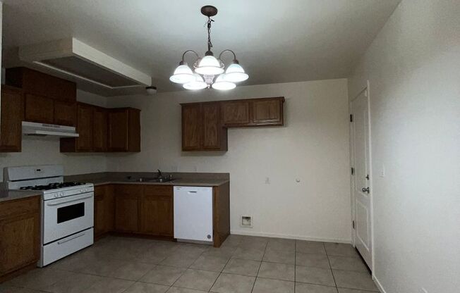 2 beds, 2 baths, 941 sqft, $1,600, Unit 112B