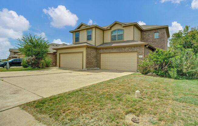 AVAILABLE NOW! Nice 3 BEDROOM DUPLEX LOCATED IN HUTTO, TEXAS!