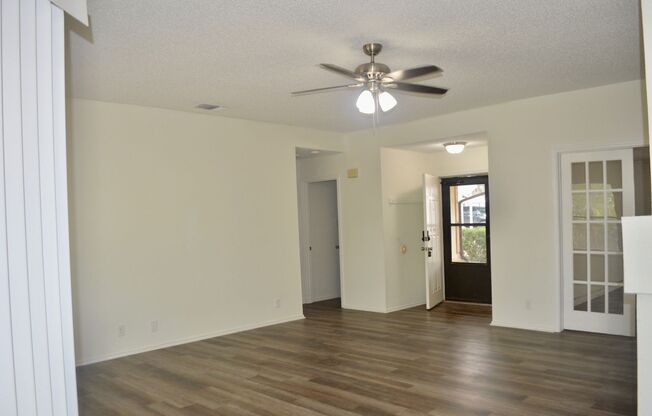 Charming 3 bed 2 bath with a converted garage in Heritage Farms