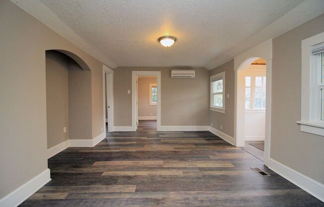 Adorable Portsmouth 3 Bed Cottage with Lush Certified Nature Backyard with Rain Gardens