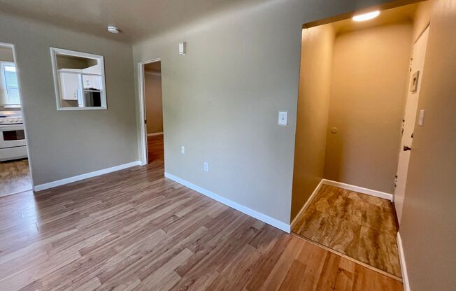 LOWER SOUTH HILL ONE BED NEAR HUCKLEBERRY'S MARKET
