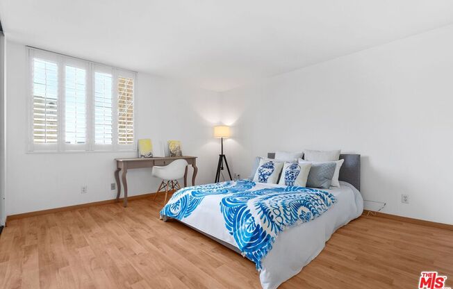 1 bed, 2 baths, 718 sqft, $3,800, Unit 710