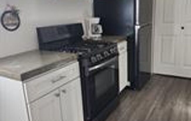 2 beds, 2 baths, 800 sqft, $1,495, Unit Unit 4