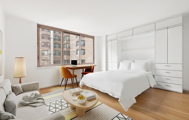 Studio, 1 bath, 400 sqft, $3,650, Unit 4J