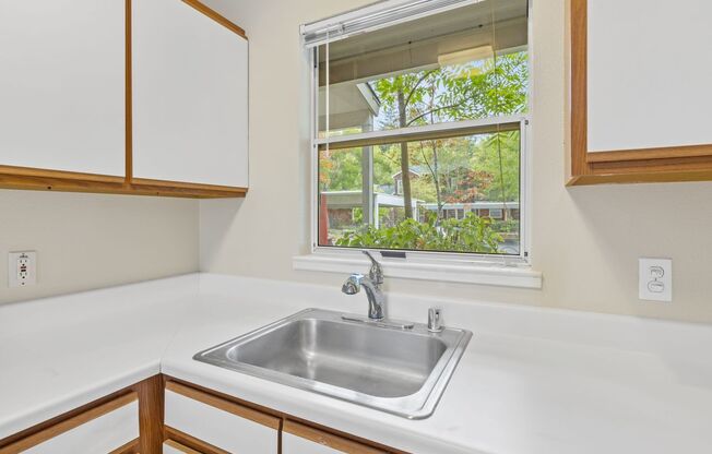 1 bed, 1.5 baths, $2,200, Unit 3