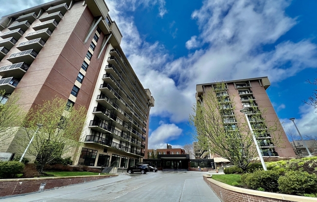60 Longwood Ave Apt 710
