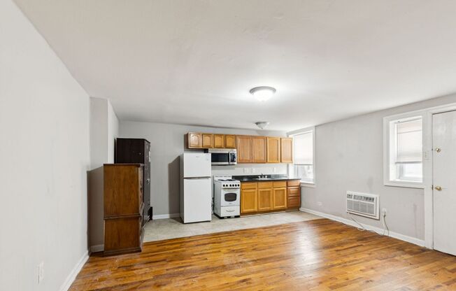 Studio, 1 bath, 280 sqft, $1,050, Unit A3