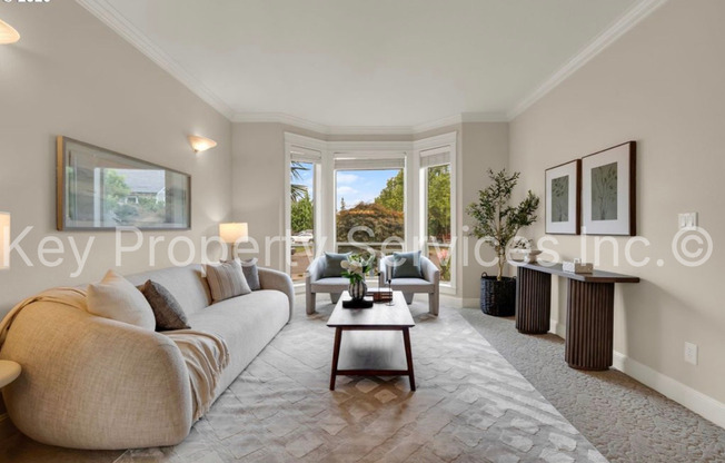Gorgeous 4-Bedroom Orchards Home