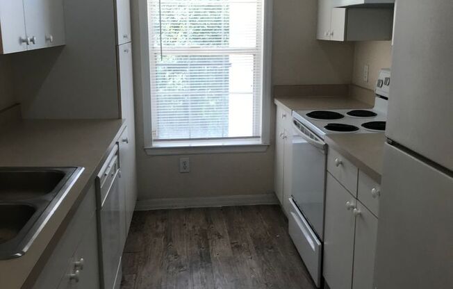 1 bed, 1 bath, 850 sqft, $1,400, Unit Unit 439