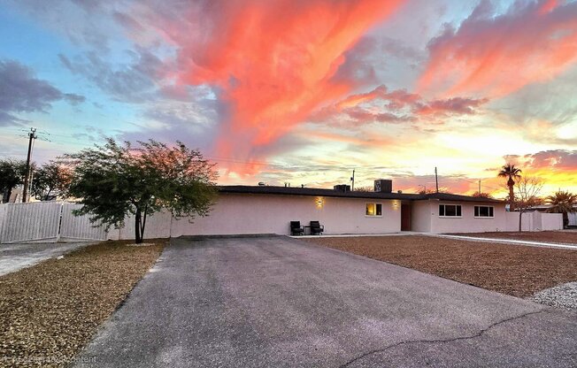 1733 OPHIR DR