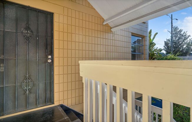 Furnished 2nd floor two-story condo in gated Marina Club on Hillsborough River.