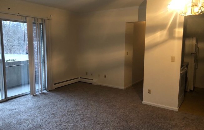 2 beds, 1 bath, 800 sqft, $975, Unit 1