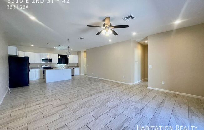 3516 E 2 ST