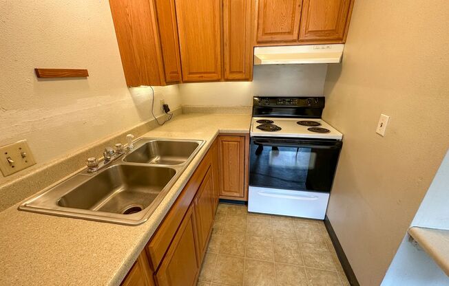 1 bed, 1 bath, 600 sqft, $650