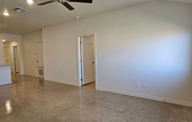 3 beds, 2 baths, 1,215 sqft, $1,450, Unit Unit A