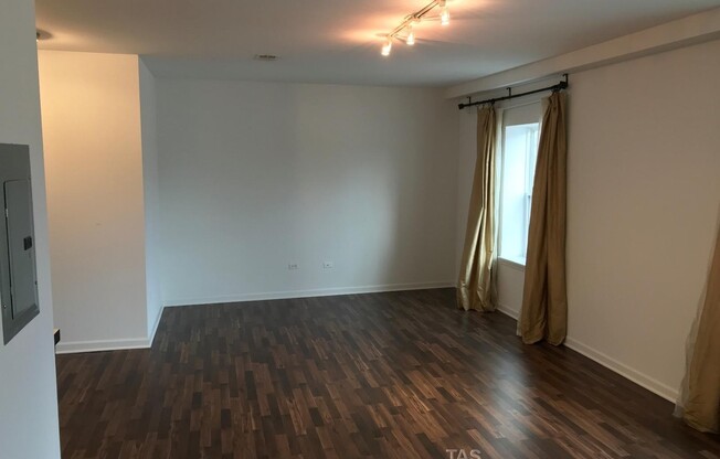1 bed, 1 bath, $1,750, Unit 2D