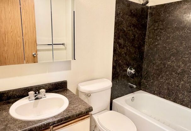 1 bed, 1 bath, 650 sqft, $1,250, Unit B201