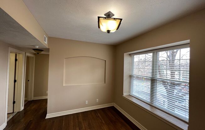 2 beds, 1 bath, 800 sqft, $1,395, Unit 601 - Unit 205 B800