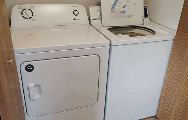 2 beds, 1 bath, 856 sqft, $1,259, Unit PL   7507