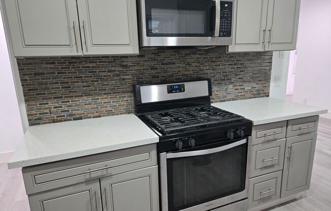 1641 W 222 ST