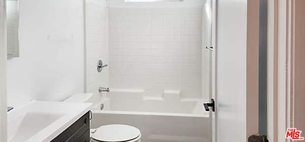 1224 N ALEXANDRIA AVE