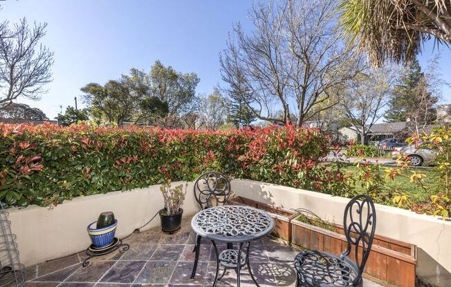 5 Bed, 4.5 Bath Executive Home w/ Designer Touches Built in 2011