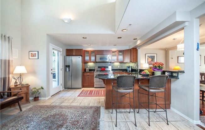 3bd/2.5ba Kirkland Townhome