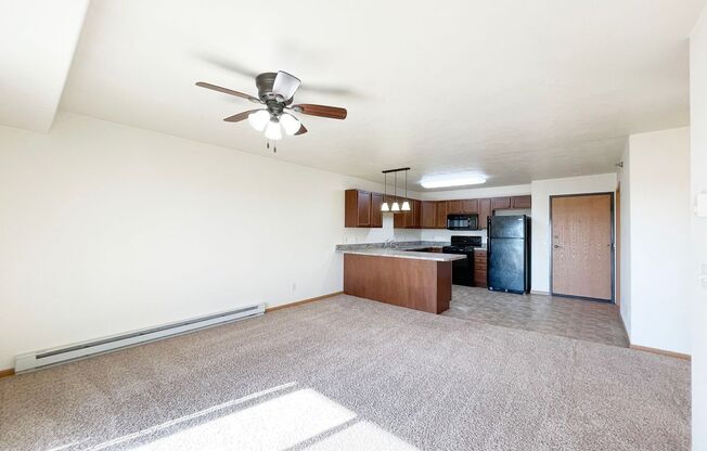 1 bed, 1 bath, 815 sqft, $975, Unit 105