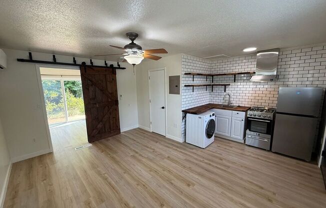 810 ELECTRIC AVE SE