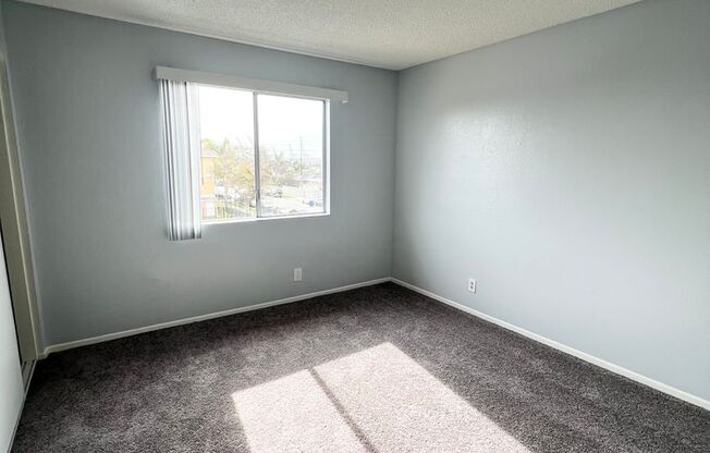2 beds, 1 bath, 800 sqft, $2,125, Unit 606-320