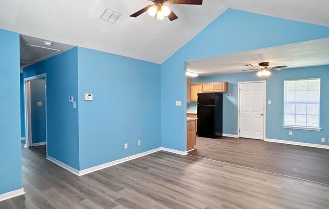 Charming 3 bedroom, 2 bath Home - Jefferson Heights!