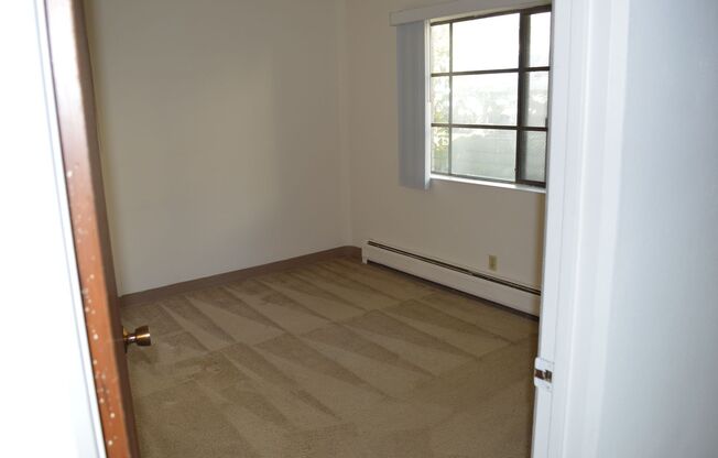 Studio Available Now! ~Blocks from the Capitol Square~