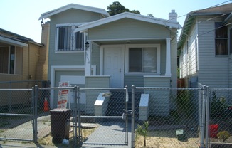 Welcome to our beautiful house on 96th Ave, Oakland CA. - Updated pictures coming soon.