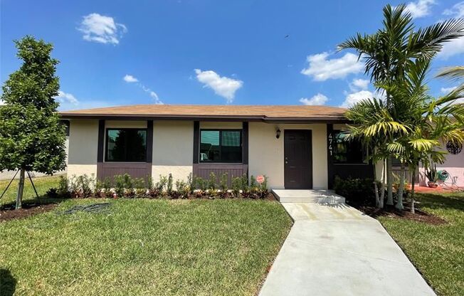 4741 SW 135 PL