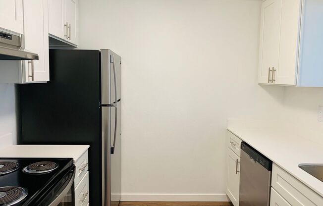 1 bed, 1 bath, 700 sqft, $1,800, Unit 307