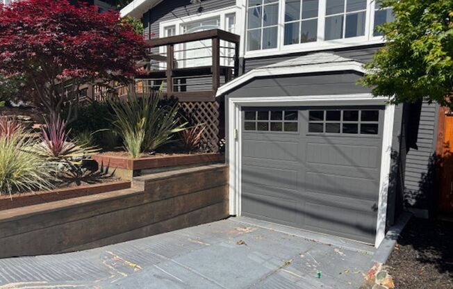 Fabulous Private Home Near Mills!