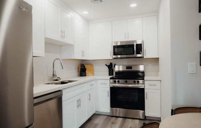 3 beds, 2 baths, 950 sqft, $1,750, Unit 19