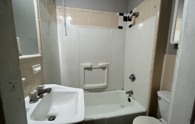 4 beds, 2 baths, 1,200 sqft, $6,000, Unit 2