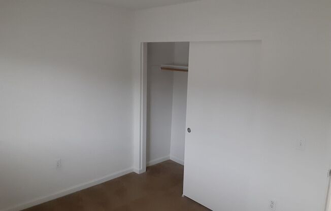 3 beds, 2 baths, 1,076 sqft, $2,250, Unit 2002