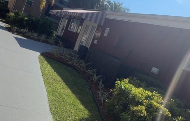 2 beds, 2 baths, 1,295 sqft, $1,395, Unit H-912